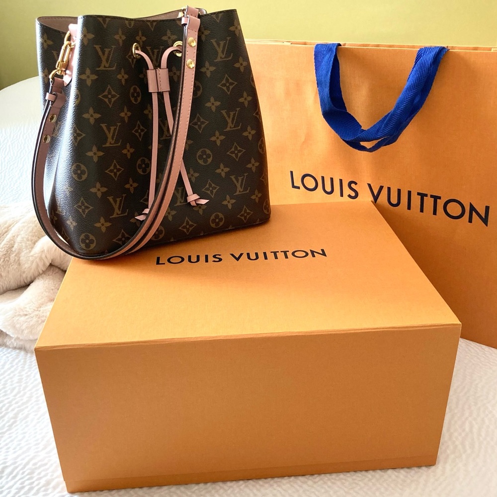 LV Jumbo Shopping Bag & Large Magnetic Box